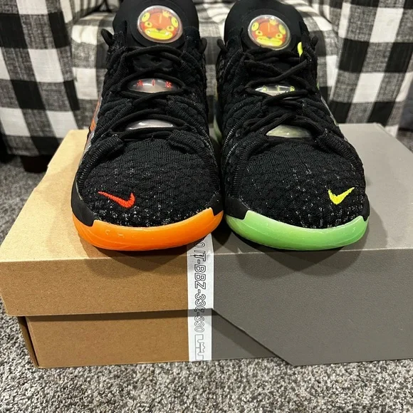 Lebron XVIII size 6.5 “Soundwave” with original box - Picture 6 of 11